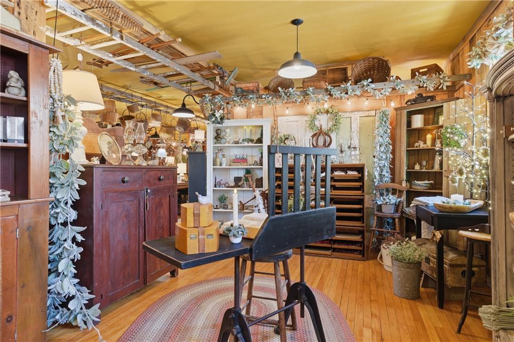 953 955 Victory Highway Property Photo 10