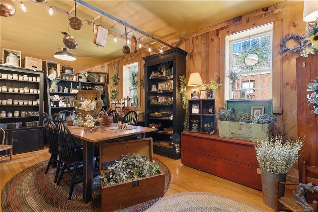 953 955 Victory Highway Property Photo 13