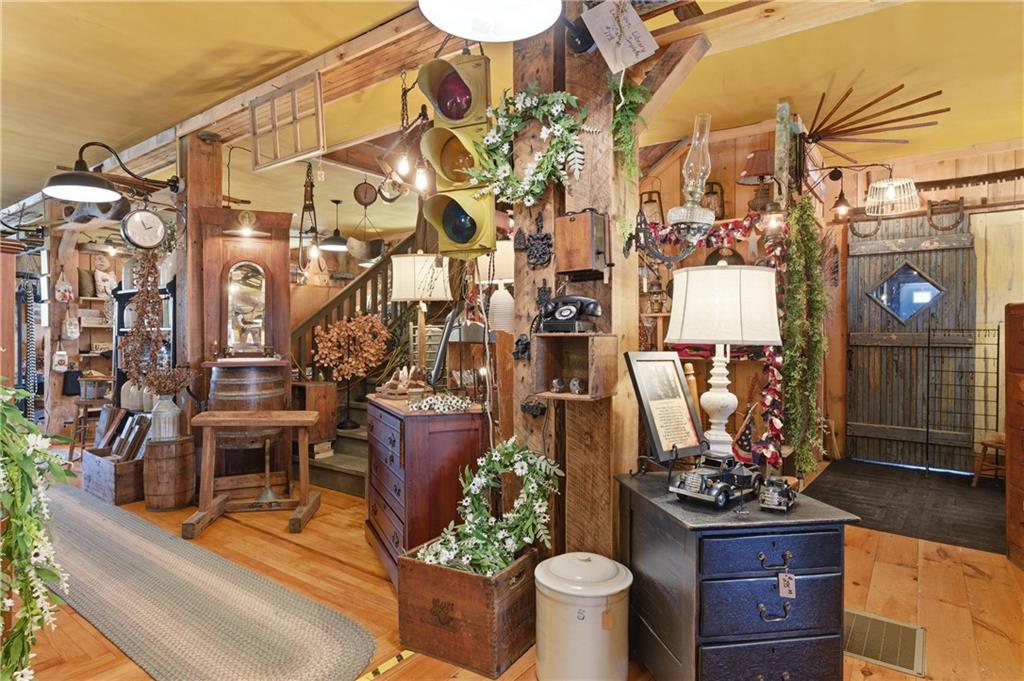 953 955 Victory Highway Property Photo 18