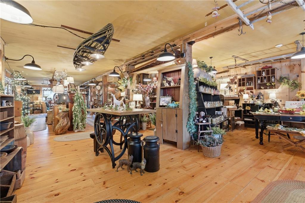 953 955 Victory Highway Property Photo 22
