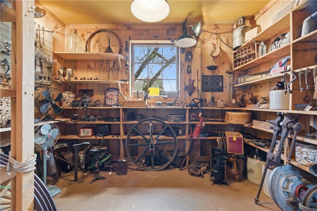 953 955 Victory Highway Property Photo 24
