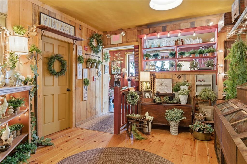 953 955 Victory Highway Property Photo 34