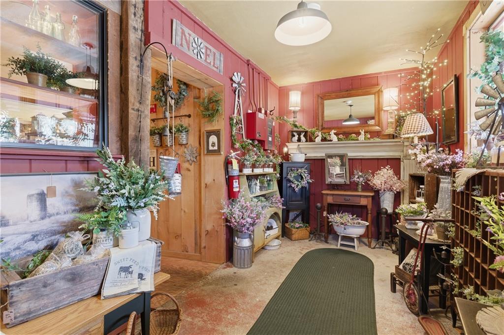953 955 Victory Highway Property Photo 36
