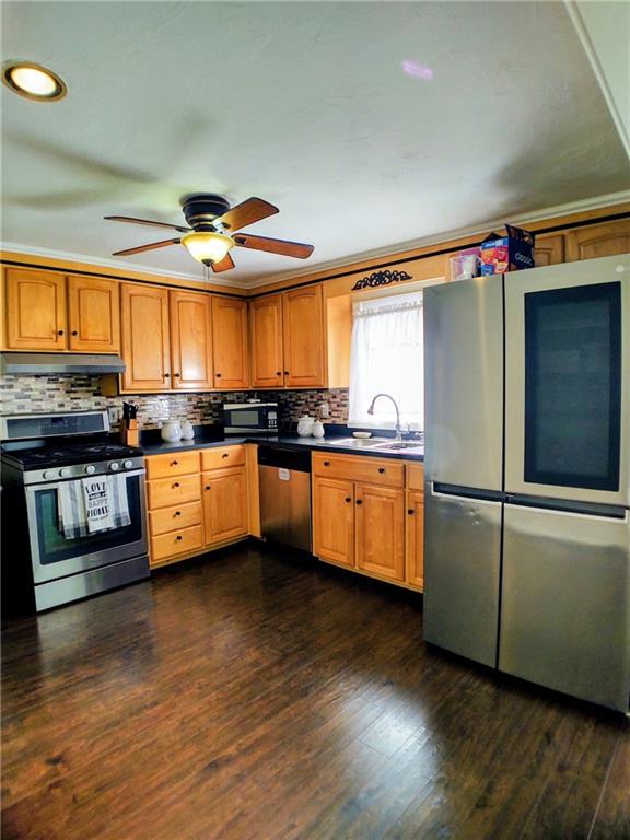 21 Urban Avenue Property Photo 4