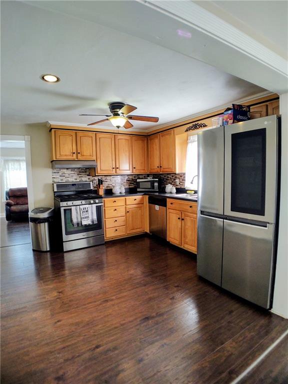 21 Urban Avenue Property Photo 5