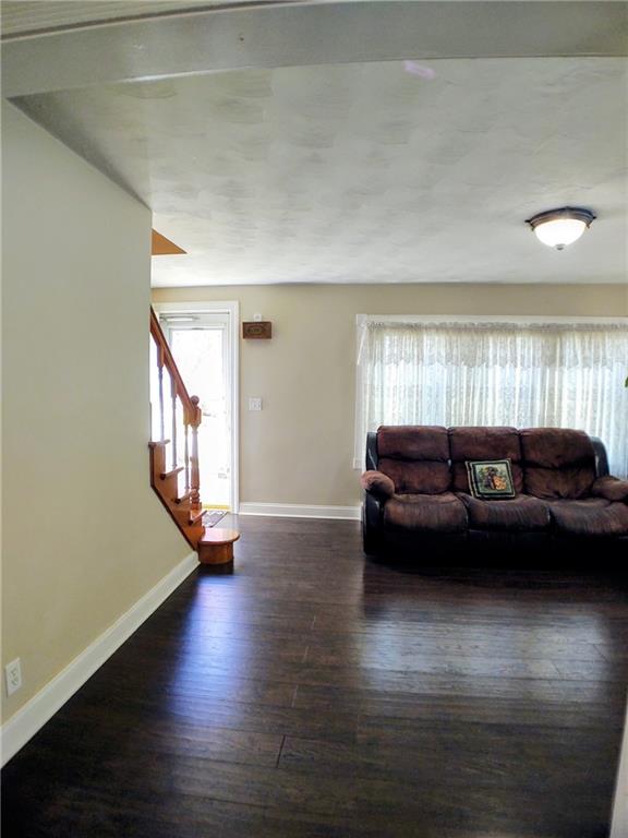 21 Urban Avenue Property Photo 8