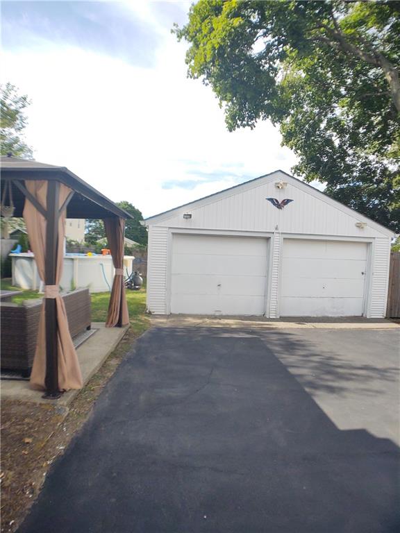 21 Urban Avenue Property Photo 24