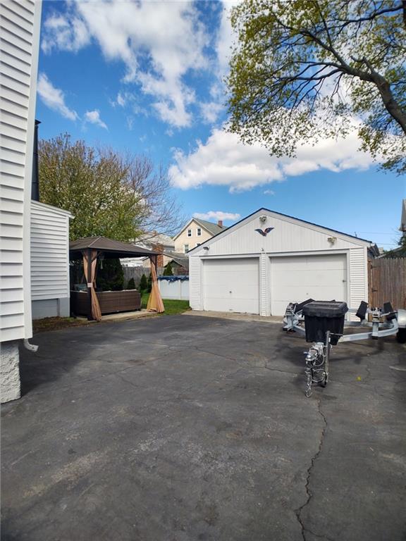 21 Urban Avenue Property Photo 28