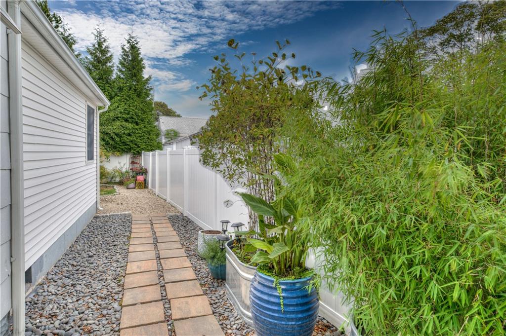 333 Greenwood Avenue Property Photo 23