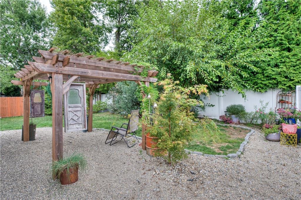 333 Greenwood Avenue Property Photo 24