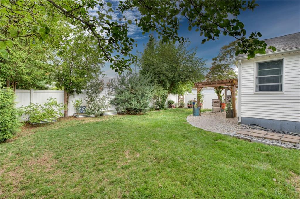333 Greenwood Avenue Property Photo 29