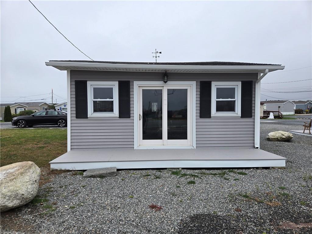 697 Succotash Road Property Photo 2
