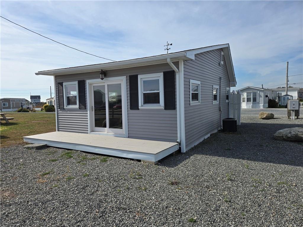 697 Succotash Road Property Photo 3