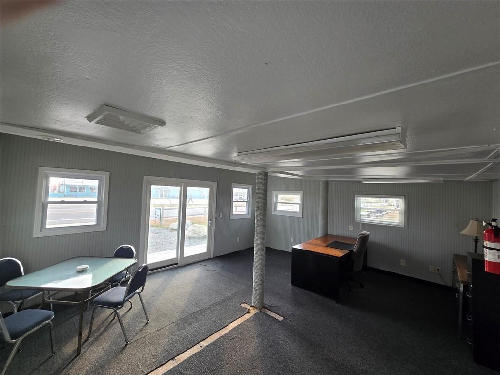 697 Succotash Road Property Photo 5