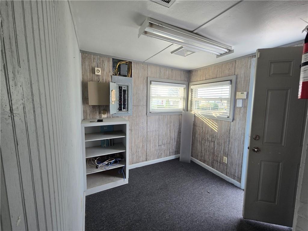 697 Succotash Road Property Photo 7