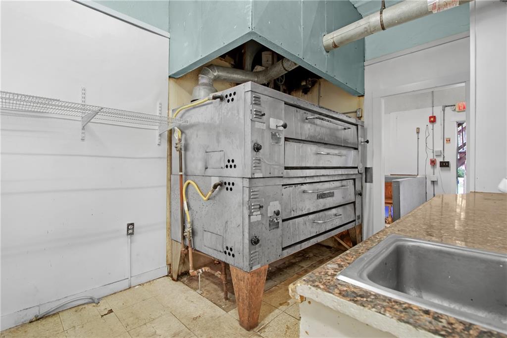366 Wood Street Property Photo 6