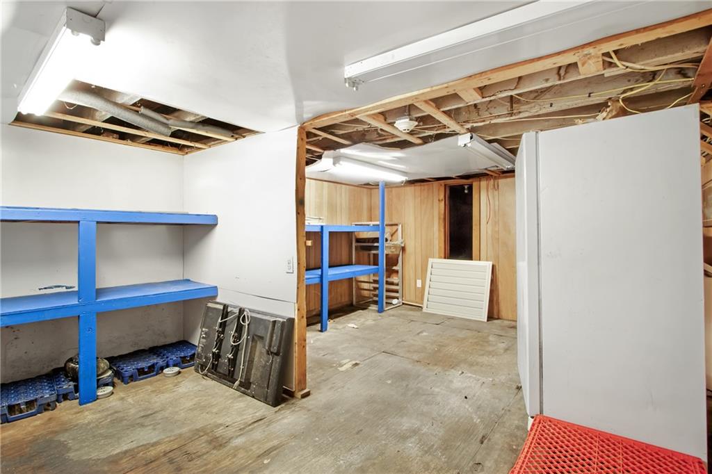 366 Wood Street Property Photo 7