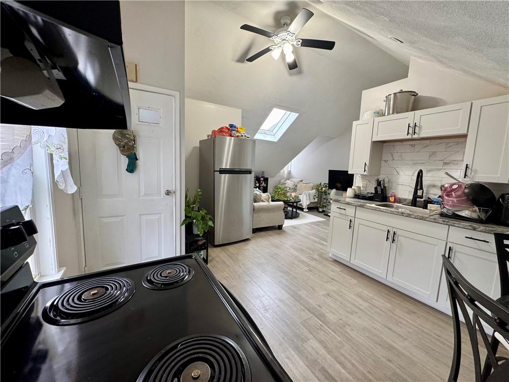 685 Charles Street Property Photo 17