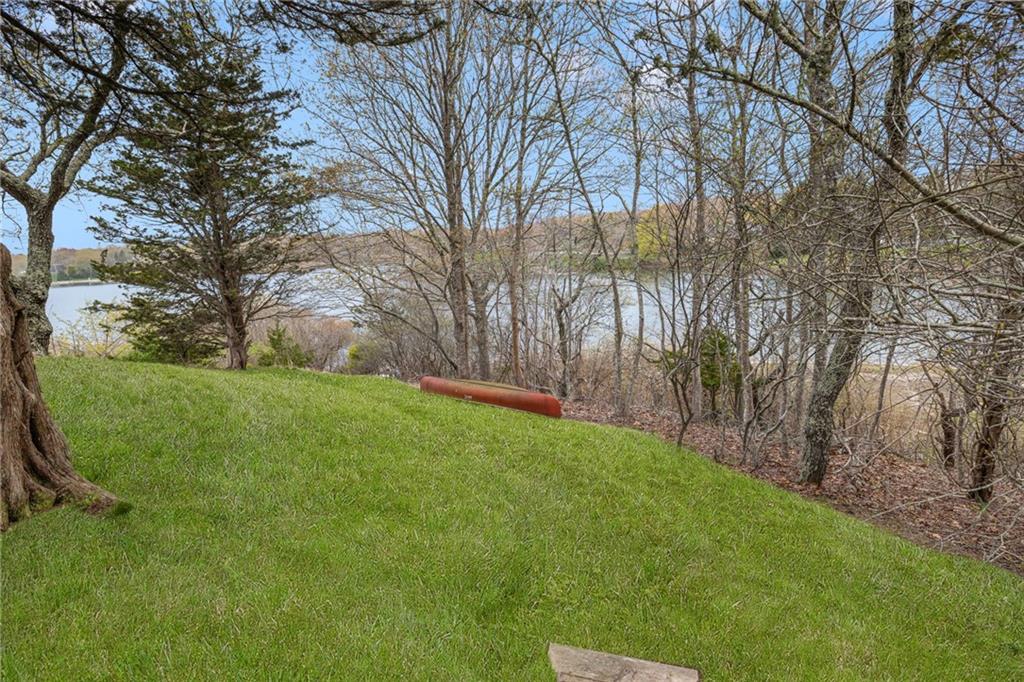 93 Old Succotash Road Property Photo 4