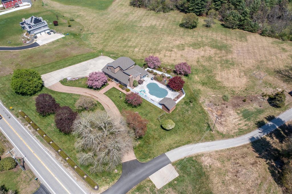 524 Wauregan Road Property Photo 8