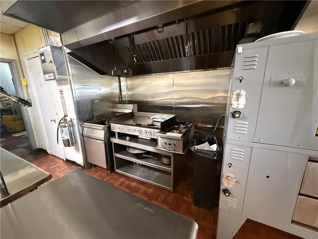 511 Broadway Street Property Photo 11