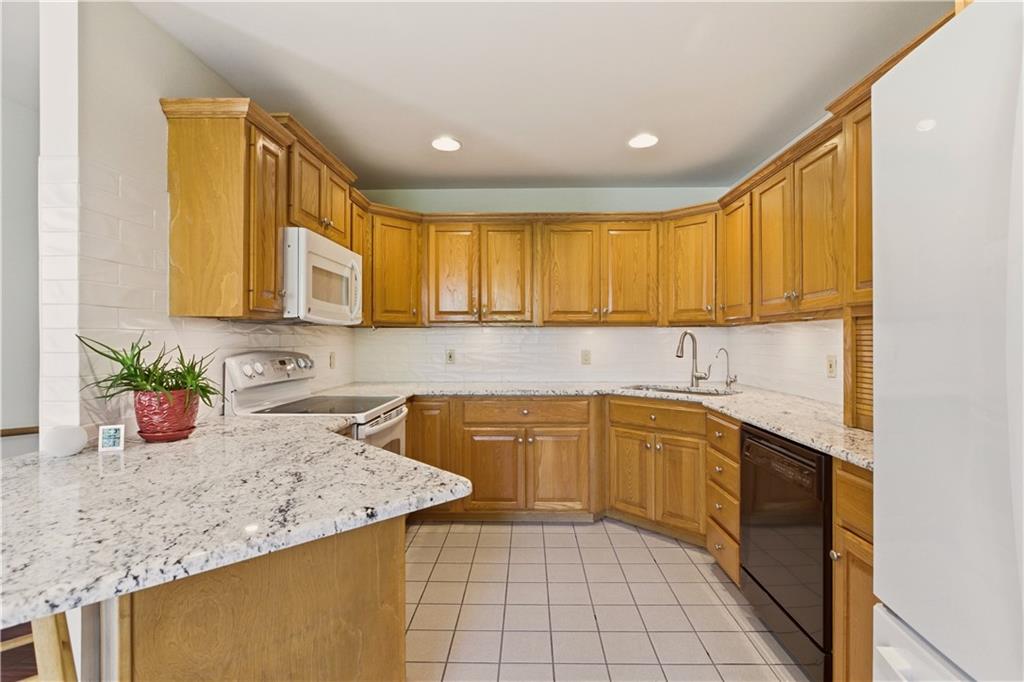 81 Seapowet Avenue Property Photo 16