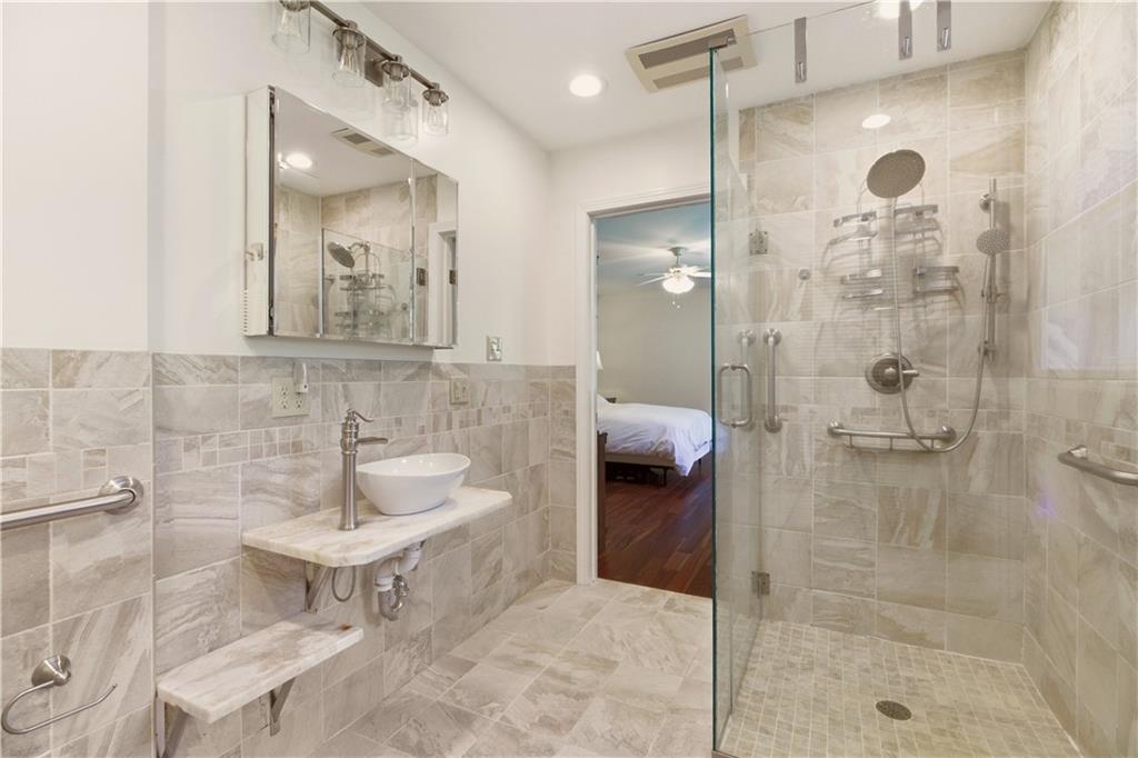 81 Seapowet Avenue Property Photo 25