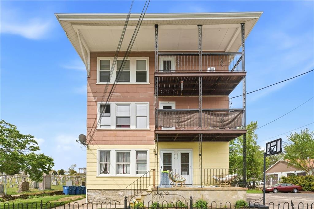 612 Rathbun Street Property Photo 4