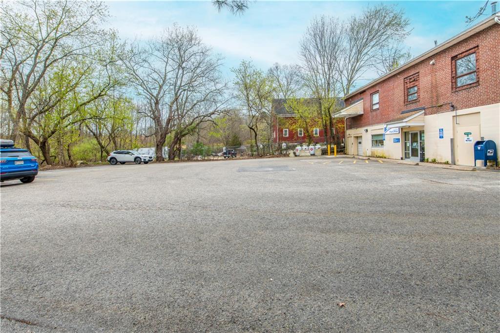963 969 Victory Highway Property Photo 24