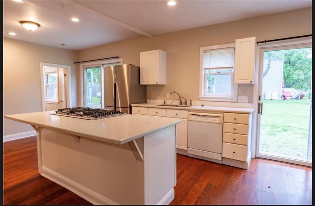 18 Railroad Avenue Property Photo 3