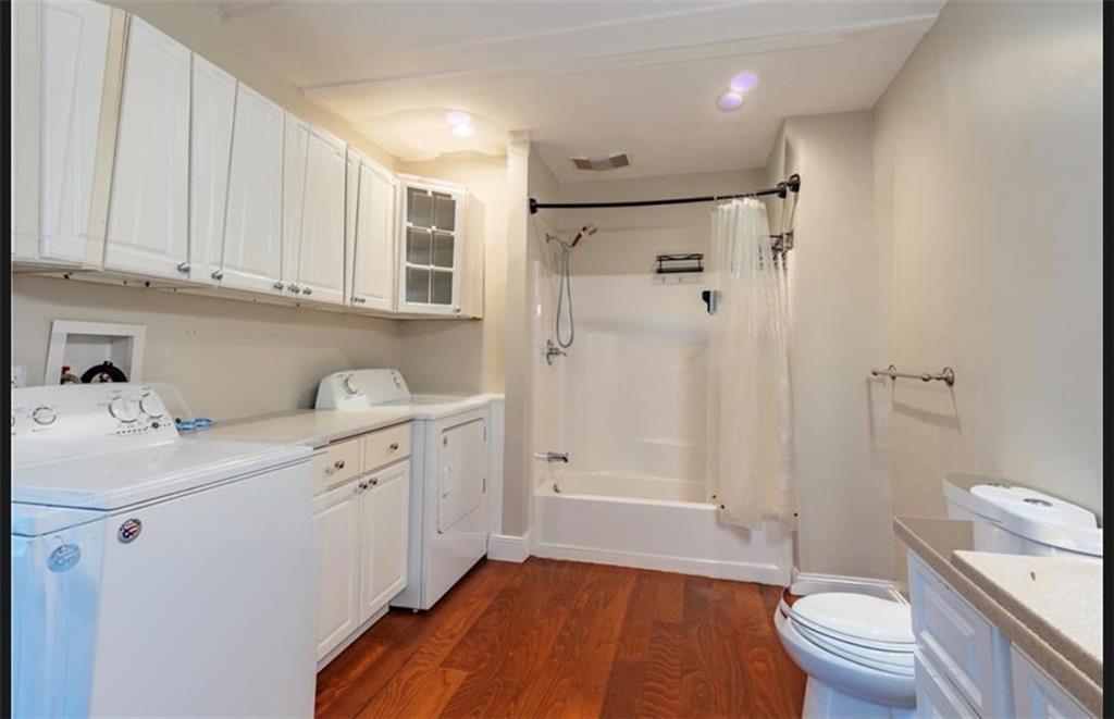 18 Railroad Avenue Property Photo 4