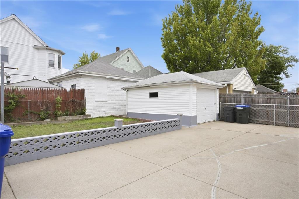 291 California Avenue Property Photo 2