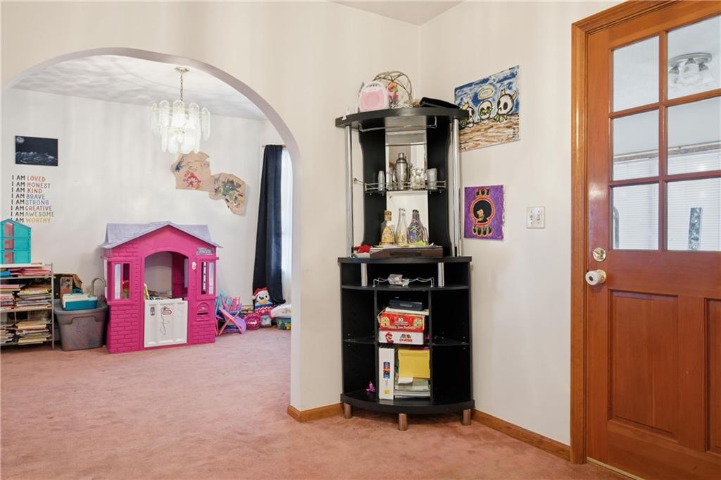 291 California Avenue Property Photo 4