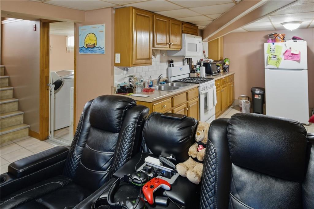 291 California Avenue Property Photo 14
