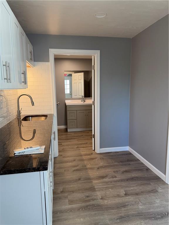 158 Roger Williams Avenue Unit 1 Property Photo 6