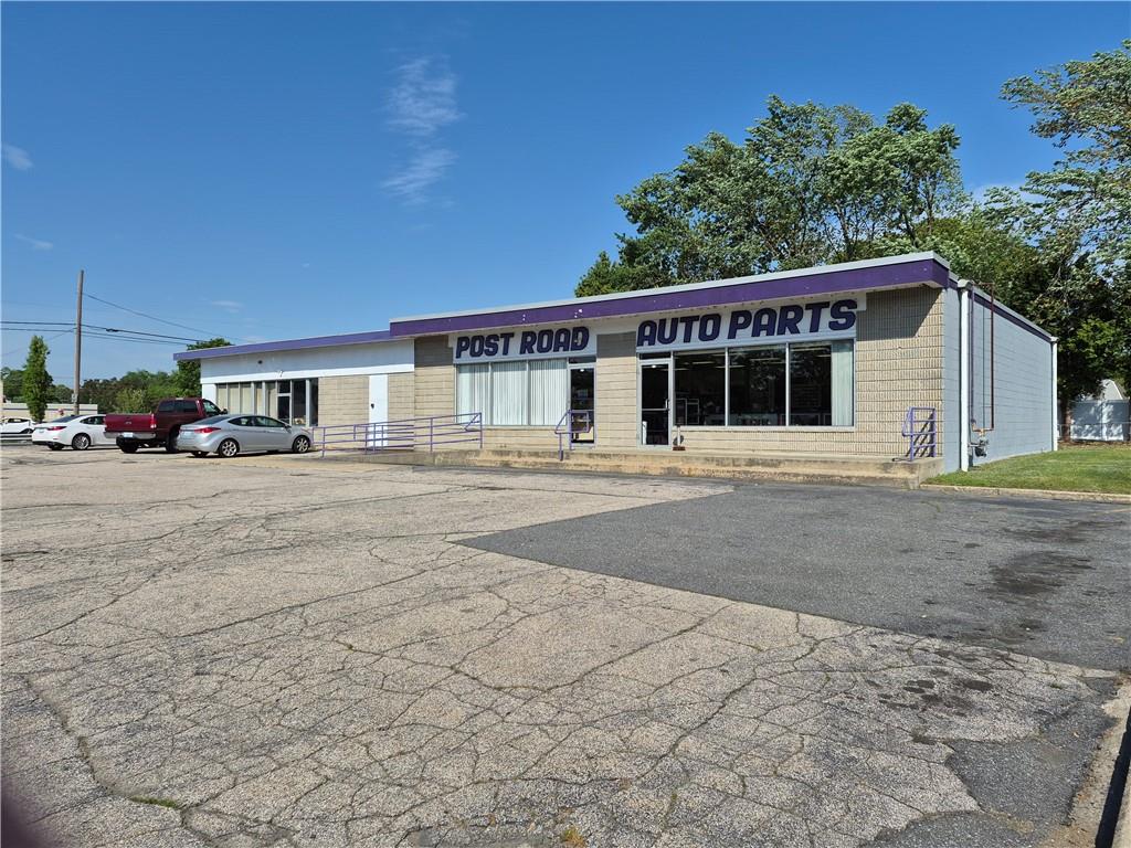 1620 Post Road Property Photo 1