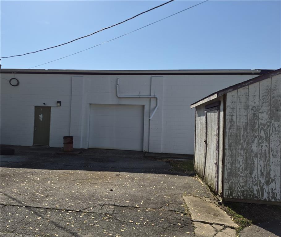 1620 Post Road Property Photo 4