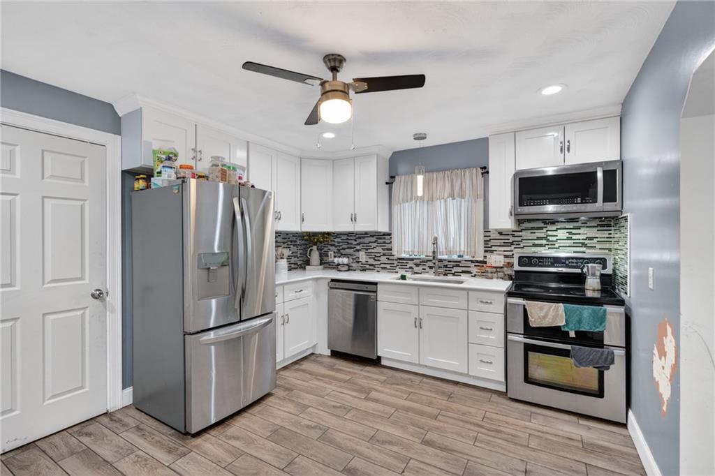 368 Hawkins Street Property Photo 13