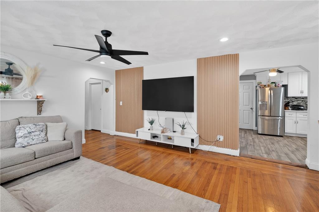 368 Hawkins Street Property Photo 15