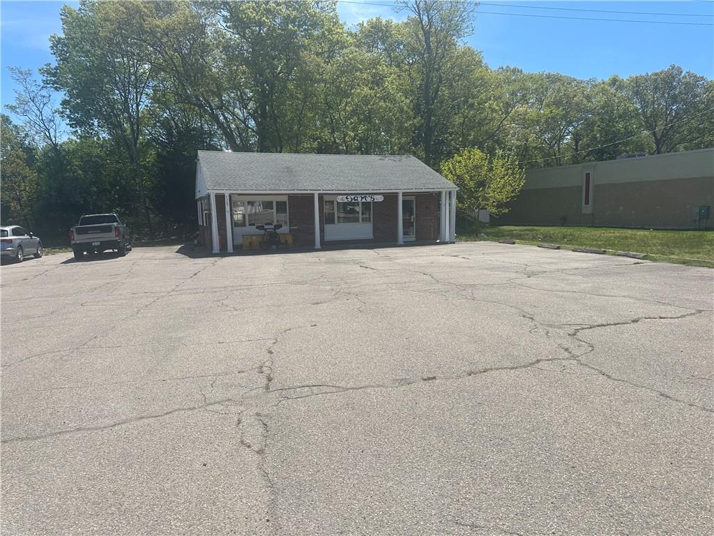 7560 Post Road Property Photo 1