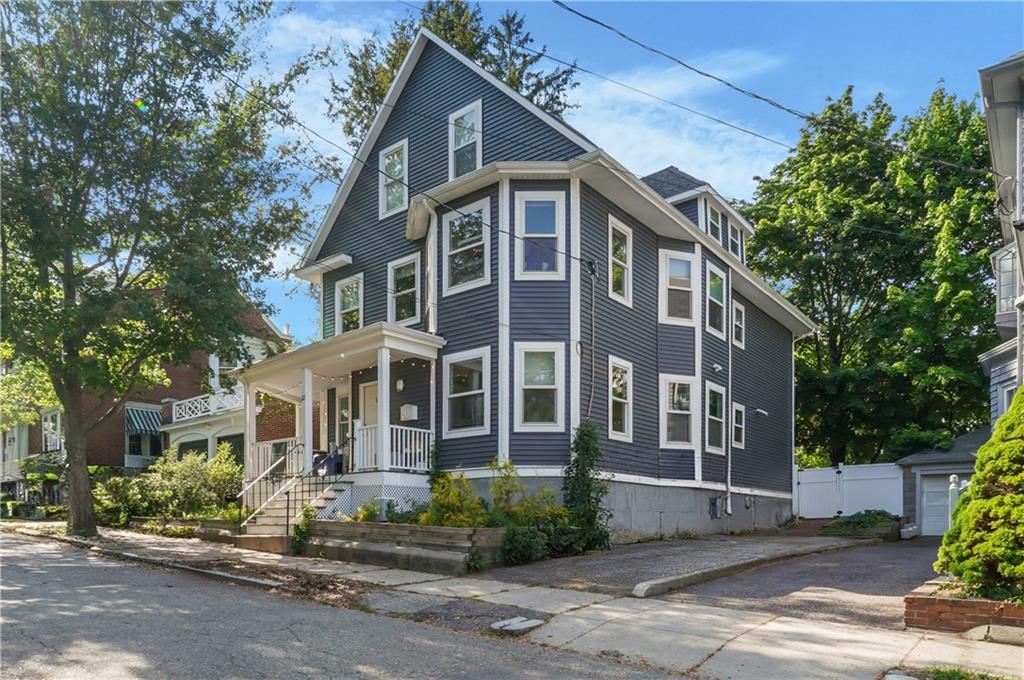 12 University Avenue Property Photo 2