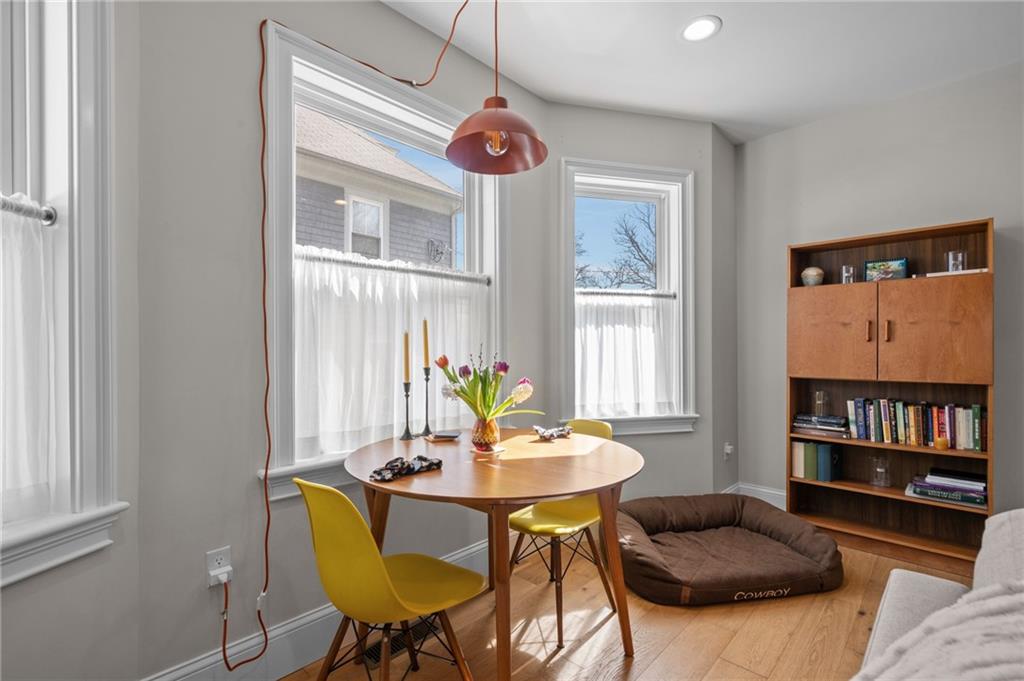 12 University Avenue Property Photo 7