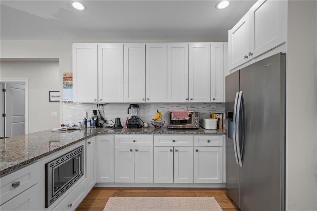 12 University Avenue Property Photo 11