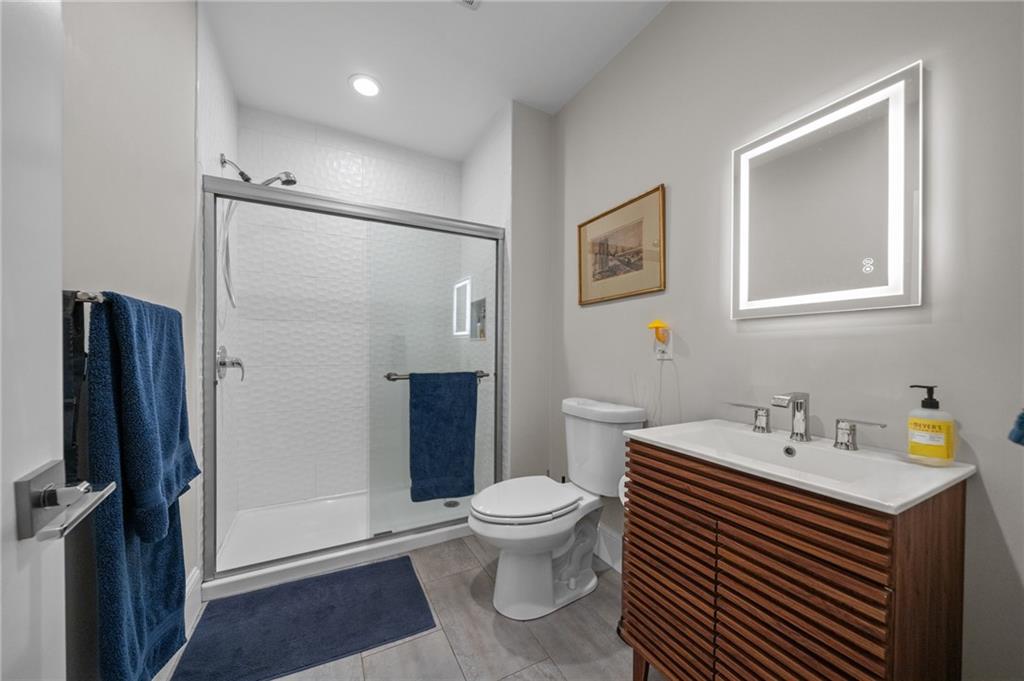 12 University Avenue Property Photo 15