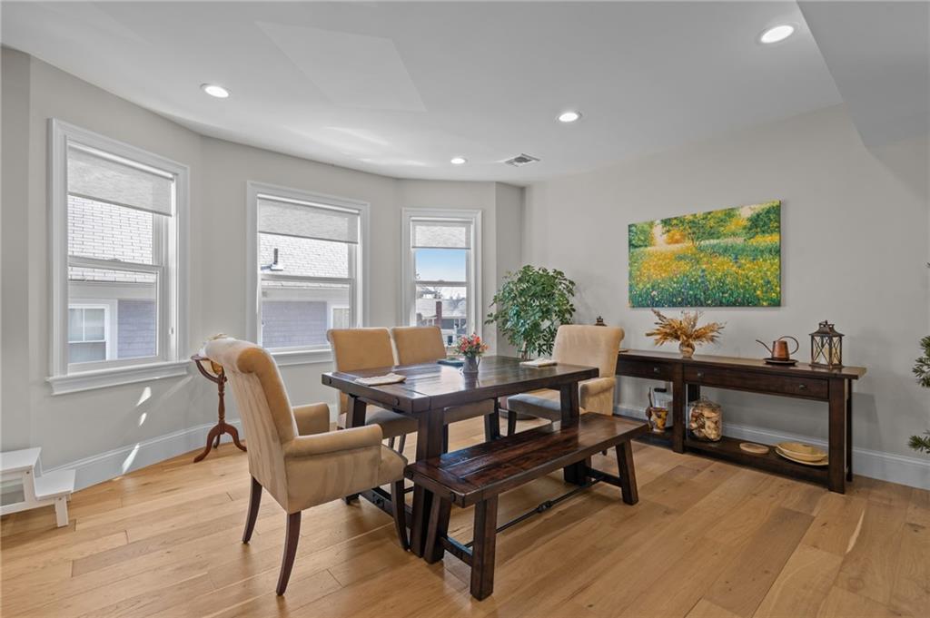 12 University Avenue Property Photo 18