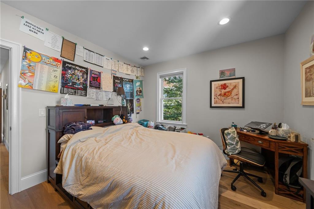 12 University Avenue Property Photo 25