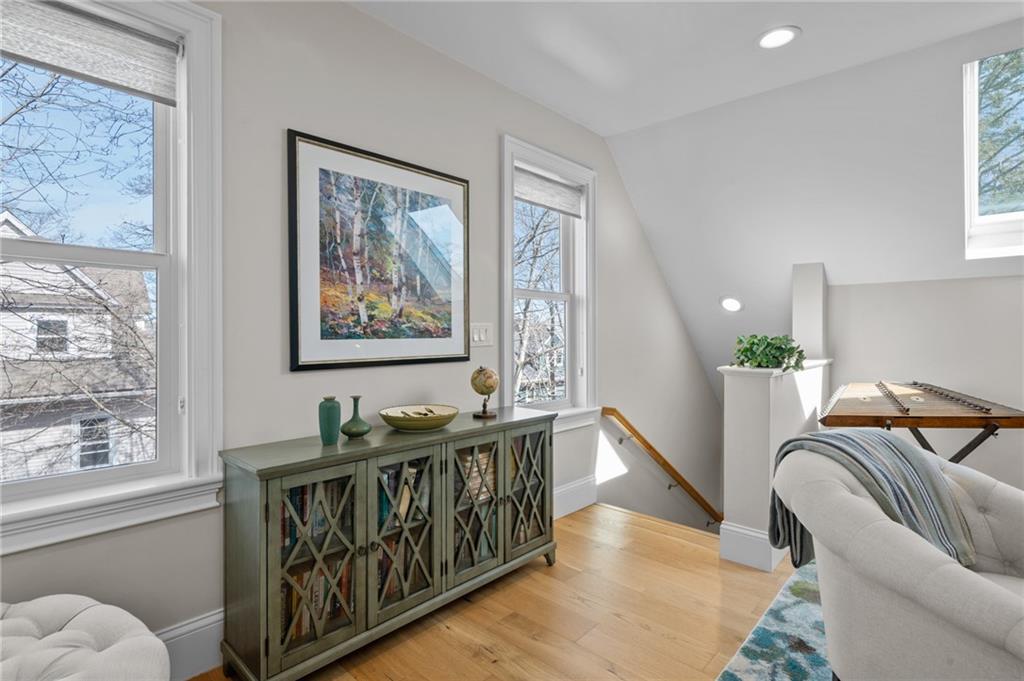 12 University Avenue Property Photo 36
