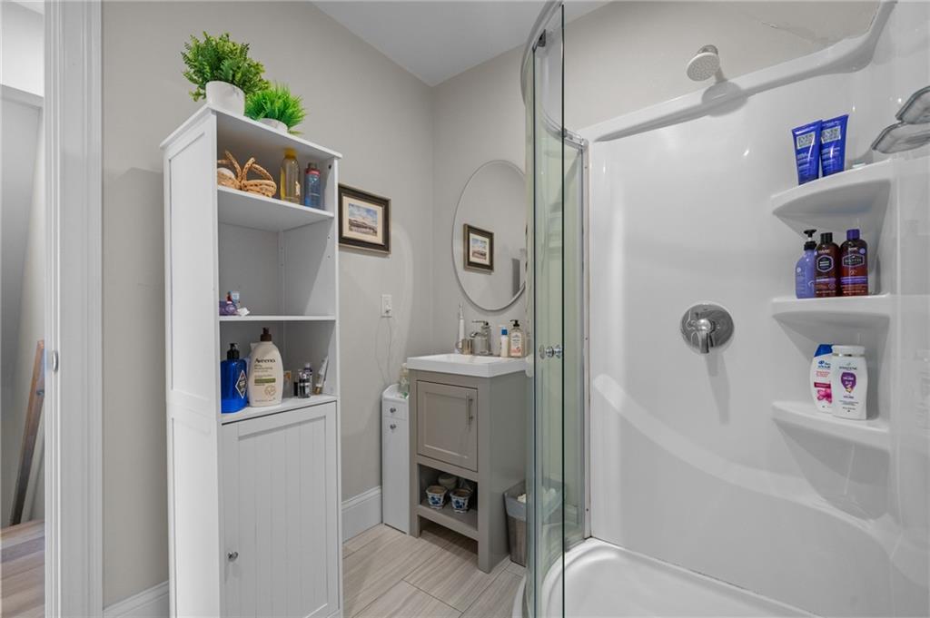 12 University Avenue Property Photo 38