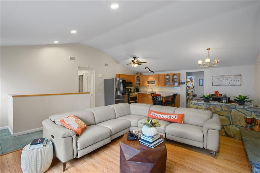 5 Woodbine Street Property Photo 4