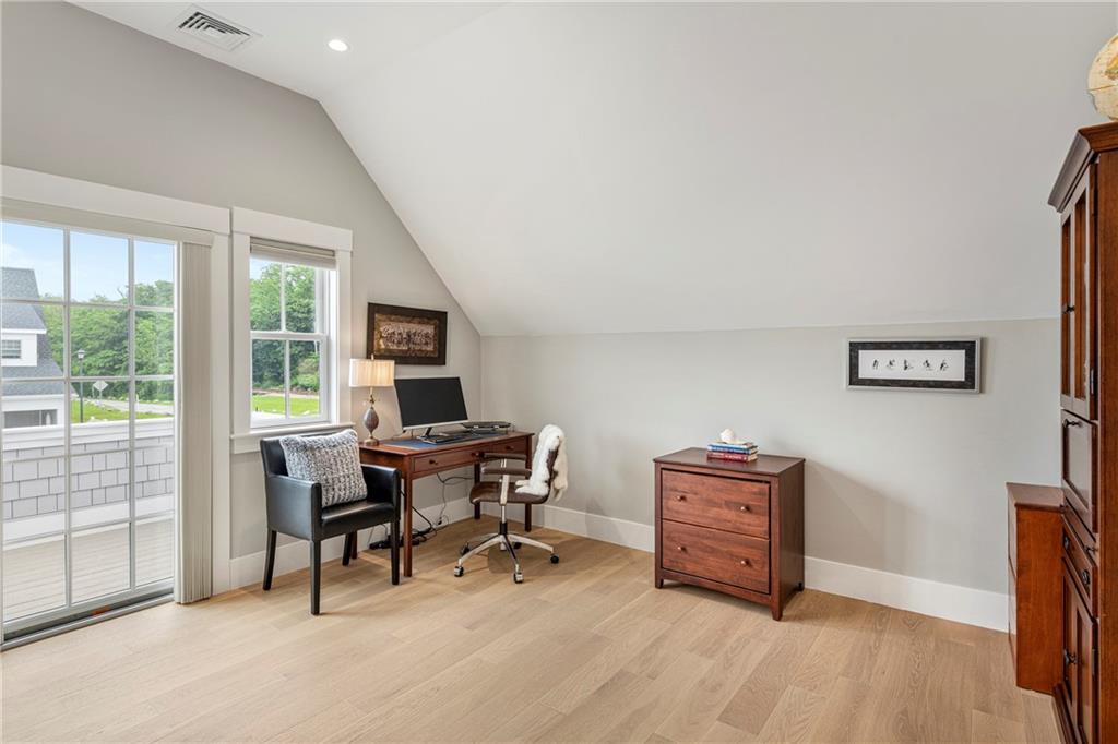 5 Portsmouth Lane Property Photo 39
